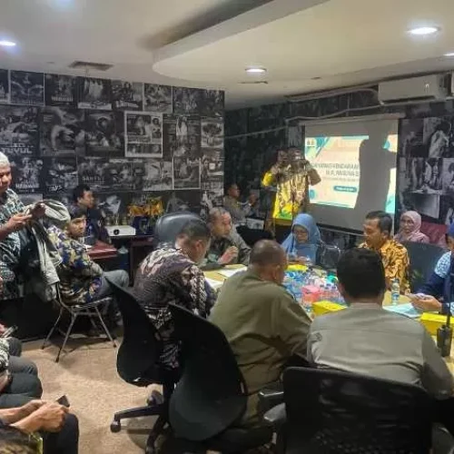 Parade Wanirta Berkebaya Di Car Free Day, Di Jalan Rasuna Said, Menikmati Acara Hiburan Di Halaman Pusat Perfilman Haji Usmar Ismail